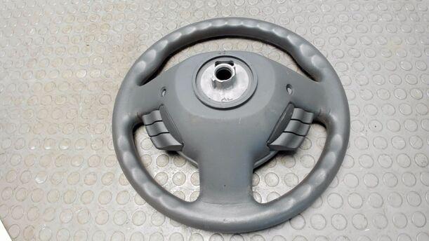 Foto: LENKRAD ( RADIOBEDIENUNG ) eines Opel Meriva 1.3 CDTI DPF GL