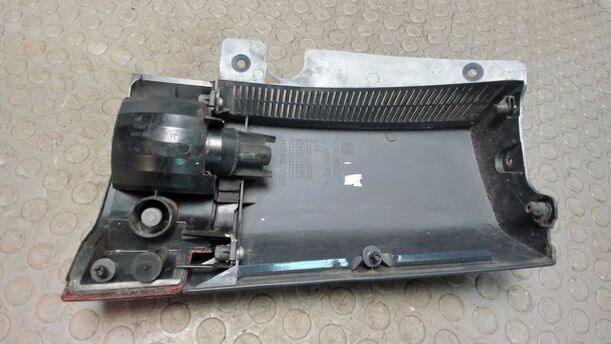 Foto: NEBELSCHLUSSLEUCHTE / BLENDE HINTEN LINKS eines Opel Meriva 1.3 CDTI DPF GL