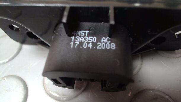 Foto: SCHALTER WARNBLINKANLAGE/ WARNBLINKSCHALTER eines Ford Fiesta 1.4 TDCI
