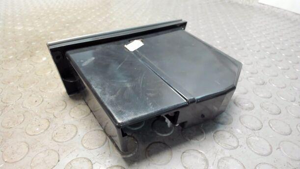 Foto: ASCHENBECHER / ABLAGEFACH eines Opel Meriva 1.3 CDTI DPF