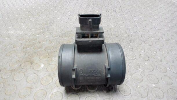 Foto: LUFTMASSENMESSER eines Opel Meriva 1.3 CDTI DPF