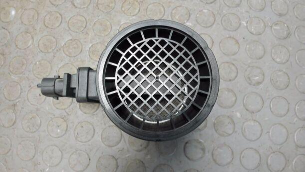 Foto: LUFTMASSENMESSER eines Opel Meriva 1.3 CDTI DPF
