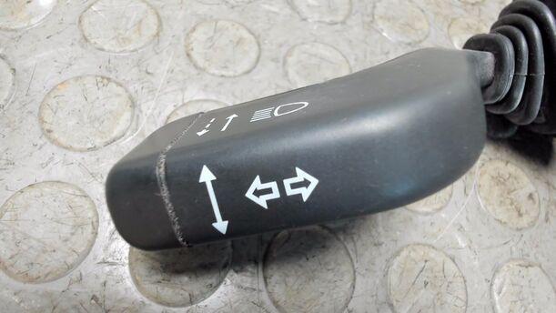 Foto: BLINKERSCHALTER / SCHALTEREINHEIT eines Opel Meriva 1.3 CDTI DPF