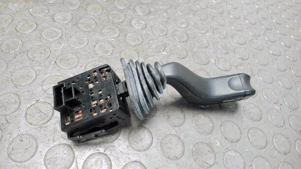 Foto: BLINKERSCHALTER / SCHALTEREINHEIT eines Opel Meriva 1.3 CDTI DPF