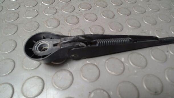 Foto: SCHEIBENWISCHERARM HINTEN eines Ford Fiesta 1.4 TDCI
