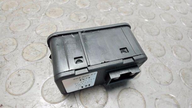 Foto: FENSTERHEBERSCHALTER eines Opel Meriva 1.3 CDTI DPF