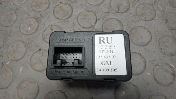 Foto: FENSTERHEBERSCHALTER eines Opel Meriva 1.3 CDTI DPF