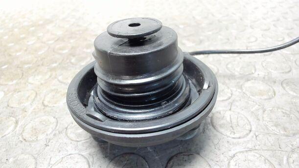 Foto: TANKVERSCHLUSS eines Opel Meriva 1.3 CDTI DPF