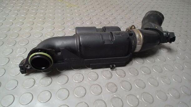 Foto: RESONANZKÖRPER/ ANSAUGGERÄUSCHDÄMPFER eines Ford Fiesta 1.4 TDCI