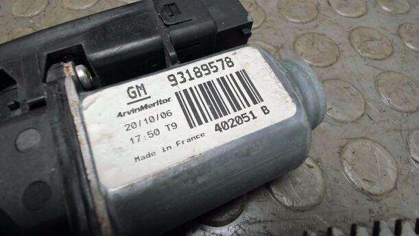 Foto: FENSTERHEBER VORNE RECHTS ELEKTRISCH ( FACELIFT ) eines Opel Meriva 1.3 CDTI DPF
