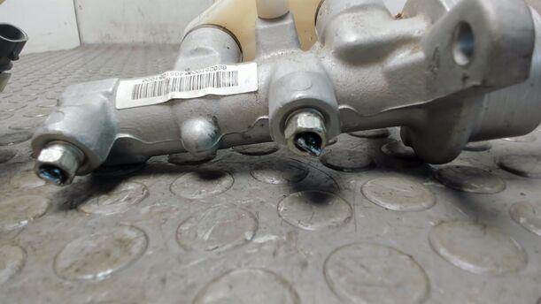 Foto: HAUPTBREMSZYLINDER eines Opel Meriva 1.3 CDTI DPF