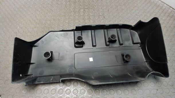 Foto: MOTORABDECKUNG OBEN eines Opel Meriva 1.3 CDTI DPF