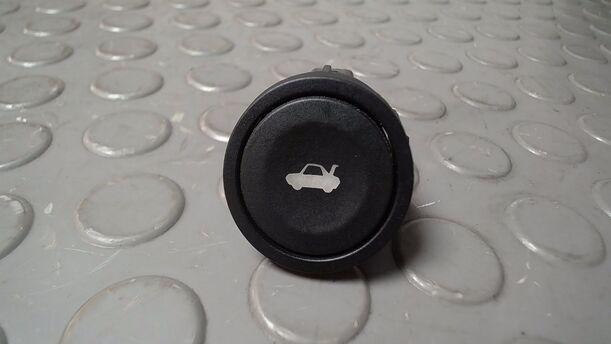Foto: SCHALTER HECKDECKEL/ HECKKLAPPE eines Ford Fiesta 1.4 TDCI