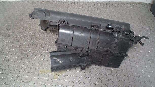 Foto: LUFTFILTERKASTEN eines Ford Fiesta 1.4 TDCI