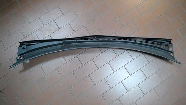 Foto: WINDLAUF/ ABDECKUNG WASSERKASTEN eines Ford Fiesta 1.4 TDCI