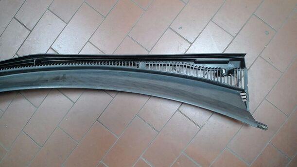 Foto: WINDLAUF/ ABDECKUNG WASSERKASTEN eines Ford Fiesta 1.4 TDCI