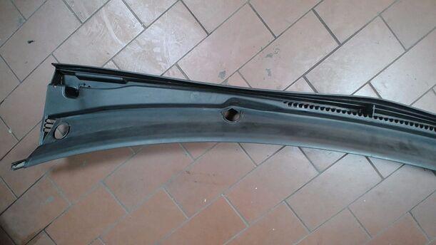 Foto: WINDLAUF/ ABDECKUNG WASSERKASTEN eines Ford Fiesta 1.4 TDCI