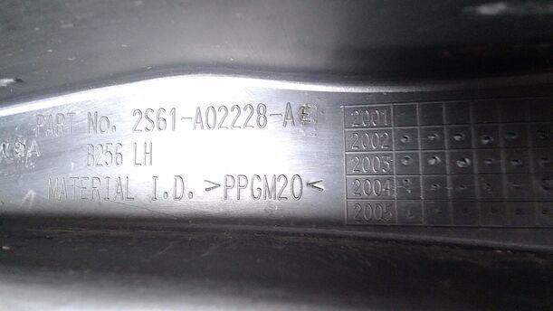 Foto: WINDLAUF/ ABDECKUNG WASSERKASTEN eines Ford Fiesta 1.4 TDCI