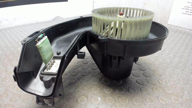 Foto: HEIZUNGSGEBLÄSE eines Opel Meriva 1.3 CDTI DPF