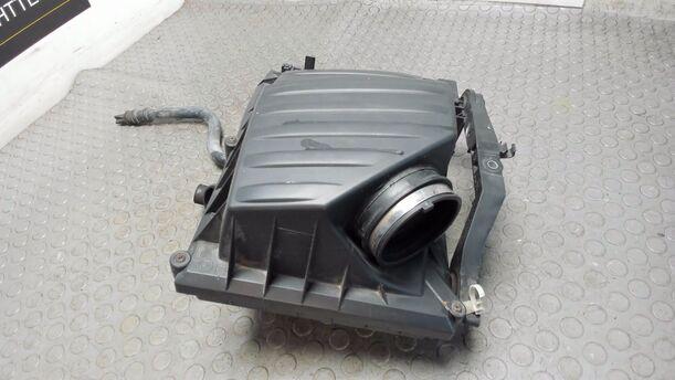 Foto: LUFTFILTERKASTEN eines Opel Meriva 1.3 CDTI DPF