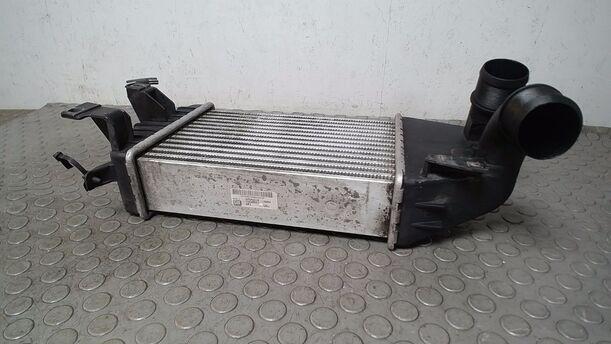 Foto: LADELUFTKÜHLER eines Opel Astra 1.7 CDTI Caravan DPF
