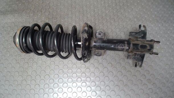 Foto: FEDERBEIN VORN LINKS eines Opel Astra 1.7 CDTI Caravan DPF