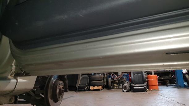 Foto: TÜR VORNE RECHTS ( 4/5 TÜRER ) eines Dacia Sandero 1.2 16V LPG