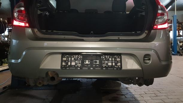 Foto: STOSSFÄNGER / STOßSTANGE HINTEN eines Dacia Sandero 1.2 16V LPG