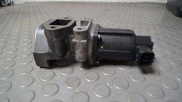 Foto: ABGASRÜCKFÜHRUNGSVENTIL/ AGR VENTIL eines Opel Astra 1.7 CDTI Caravan DPF
