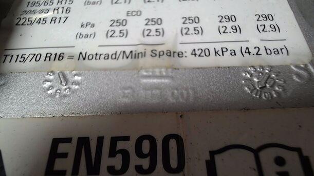 Foto: TANKKLAPPE/ TANKDECKEL eines Opel Astra 1.7 CDTI Caravan DPF