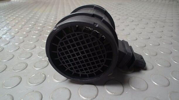 Foto: LUFTMASSENMESSER ( BOSCH ) eines Opel Astra 1.7 CDTI Caravan DPF