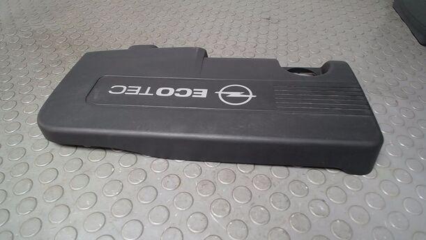 Foto: MOTORABDECKUNG/ VERSCHALUNG OBEN eines Opel Astra 1.7 CDTI Caravan DPF