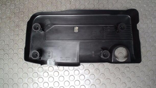 Foto: MOTORABDECKUNG/ VERSCHALUNG OBEN eines Opel Astra 1.7 CDTI Caravan DPF