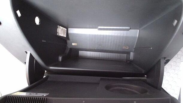 Foto: HANDSCHUHFACH eines Opel Astra 1.7 CDTI Caravan DPF
