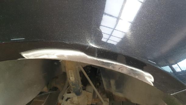 Foto: KOTFLÜGEL RECHTS ( LACKIERUNGSBEDÜRFTIG ) eines VW Golf 1.6 FSI