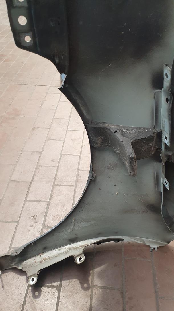 Foto: KOTFLÜGEL RECHTS ( LACKIERUNGSBEDÜRFTIG ) eines VW Golf 1.6 FSI