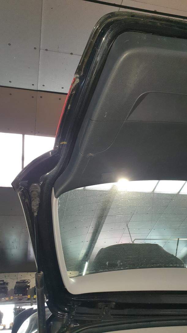 Foto: HECKKLAPPE/ HECKDECKEL ( LIMOUSINE ) eines VW Golf 1.6 FSI