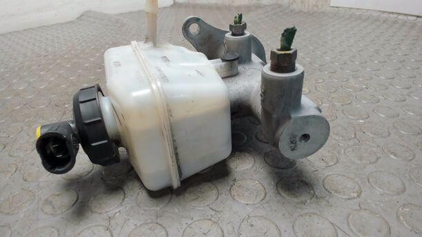 Foto: HAUPTBREMSZYLINDER eines Dacia Sandero 1.2 16V LPG