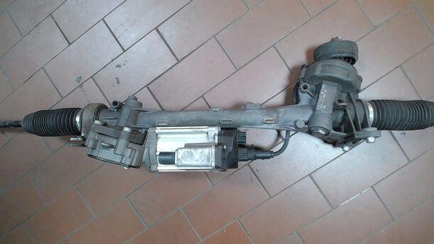 Foto: LENKGETRIEBE ELEKTRISCH eines VW Golf 1.6 FSI