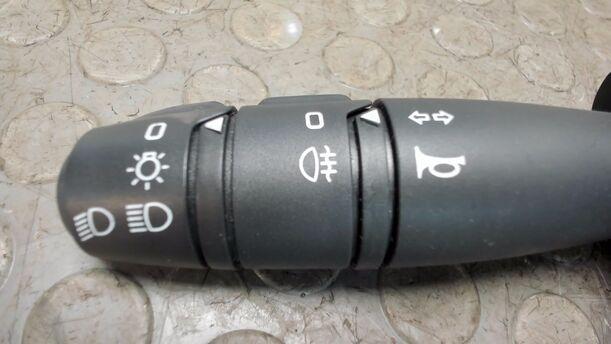 Foto: BLINKERSCHALTER / KOMBISCHALTER eines Dacia Sandero 1.2 16V LPG