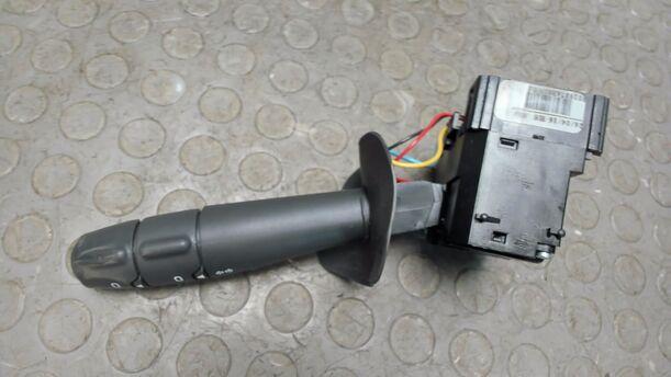 Foto: BLINKERSCHALTER / KOMBISCHALTER eines Dacia Sandero 1.2 16V LPG