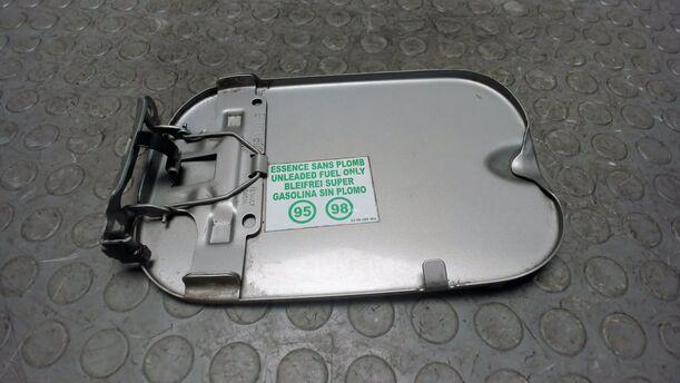 Foto: TANKKLAPPE / TANKDECKEL eines Dacia Sandero 1.2 16V LPG
