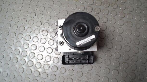 Foto: HAUPTBREMSAGGREGAT ABS eines VW Golf 1.6 FSI