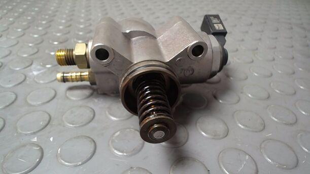 Foto: HOCHDRUCKPUMPE/ EINSPRITZPUMPE eines VW Golf 1.6 FSI
