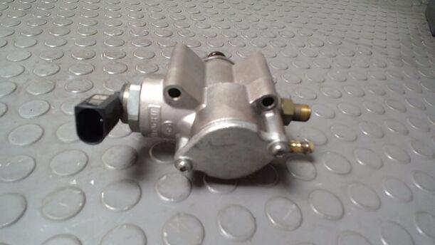 Foto: HOCHDRUCKPUMPE/ EINSPRITZPUMPE eines VW Golf 1.6 FSI