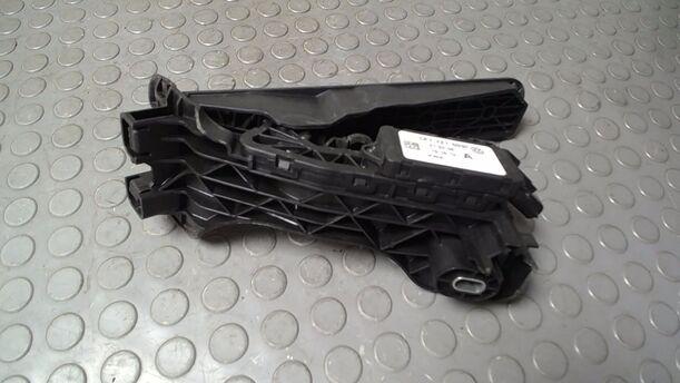 Foto: GASPEDAL eines VW Golf 1.6 FSI