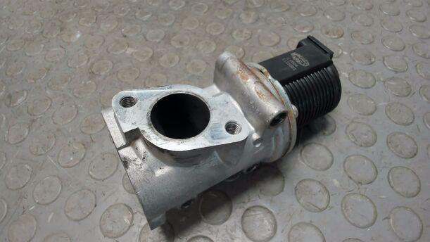 Foto: ABGASRÜCKFÜHRUNGSVENTIL eines Fiat Bravo 1.9 Multijet 8V DPF