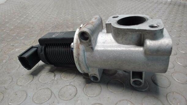 Foto: ABGASRÜCKFÜHRUNGSVENTIL eines Fiat Bravo 1.9 Multijet 8V DPF