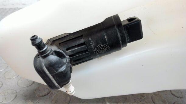 Foto: SCHEIBENWASCHBEHÄLTER eines Fiat Bravo 1.9 Multijet 8V DPF