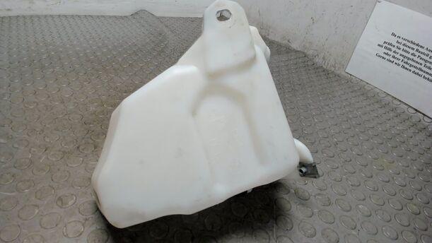 Foto: SCHEIBENWASCHBEHÄLTER eines Fiat Bravo 1.9 Multijet 8V DPF